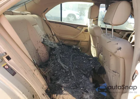 2001 Mercedes-Benz E 320 from USA, damaged, VIN WDBJF65J01B276075